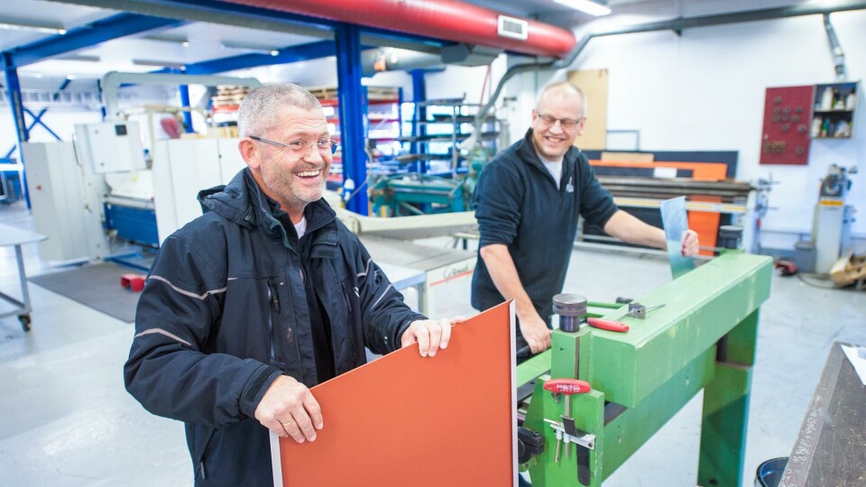 Nytilsatt i produksjonen Paal Henriksen styrer nå verkstedet og Walter Karppinen er fornøyd med at oppdragene går unna.