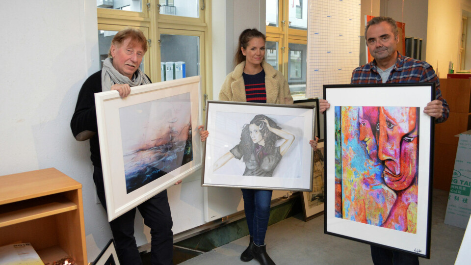 Nytt kunstsenter med salgskontor kan Arvid Holum (f.v.) Marianna Hylland Curtis og Magne Waagenes åpne i Bergen.