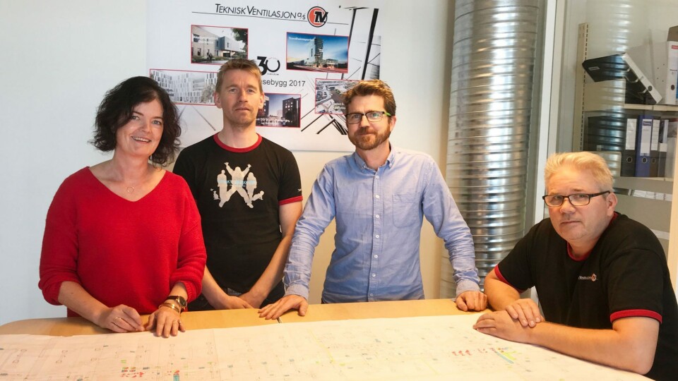 Teknisk Ventilasjon AS vil vokse med oppkjøp. Her ser vi Sonja Kristin Selbekk (fra venstre), Øystein Krogstad, Olav Selbekk og Tore Andre Hokstad. Teknisk Ventilasjon AS vil vokse med oppkjøp. Her ser vi Sonja Kristin Selbekk (fra venstre), Øystein Krogstad, Olav Selbekk og Tore Andre Hokstad.