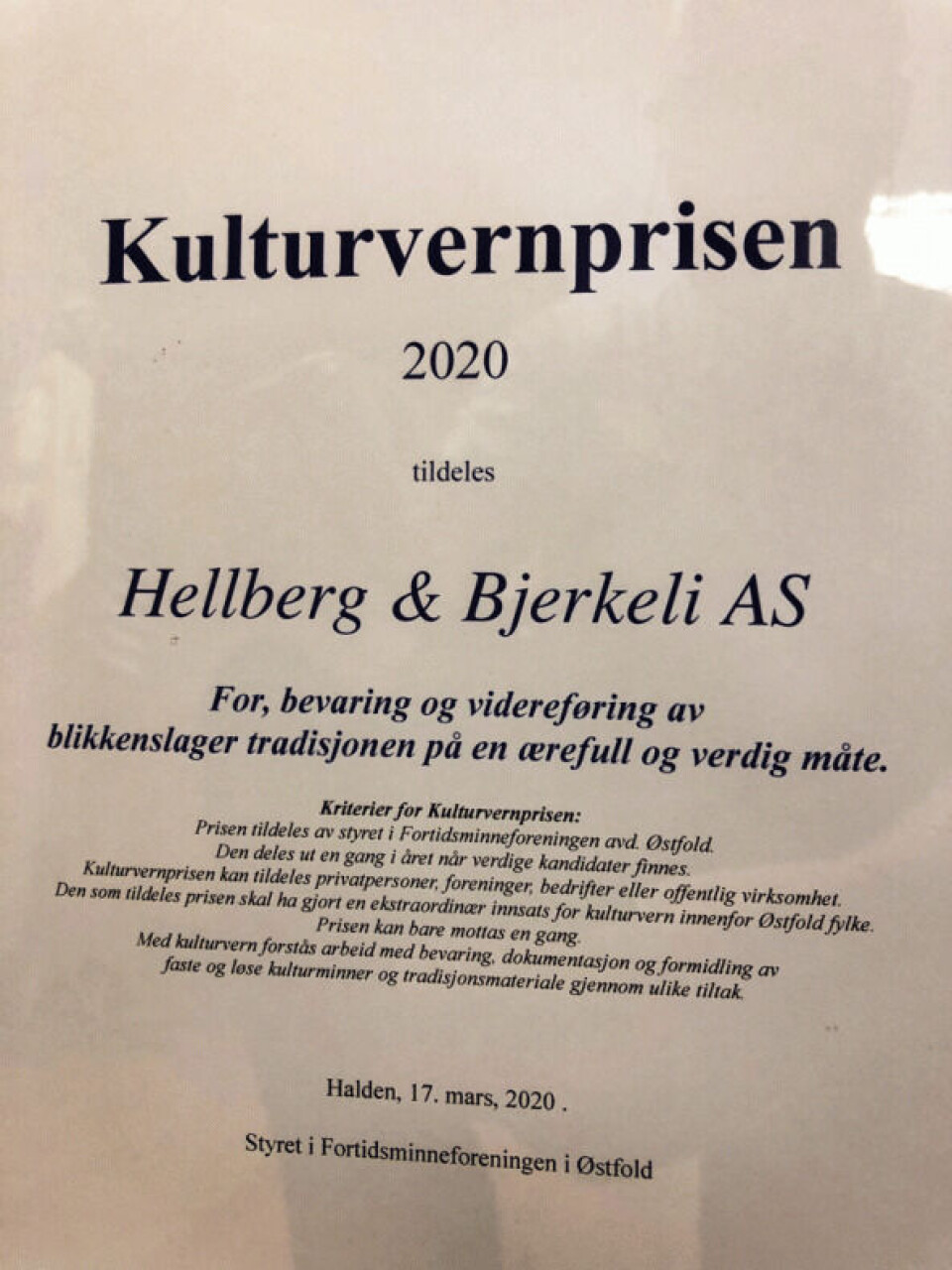 Her er utmerkelsen de fikk. Her er utmerkelsen de fikk.