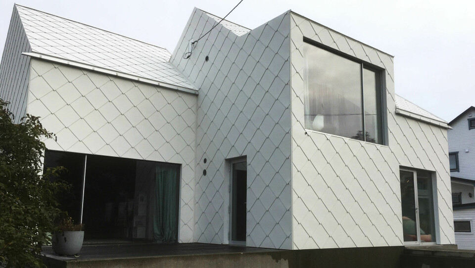 Fasader med aluminiumshingel er et av byens mest spesielle.