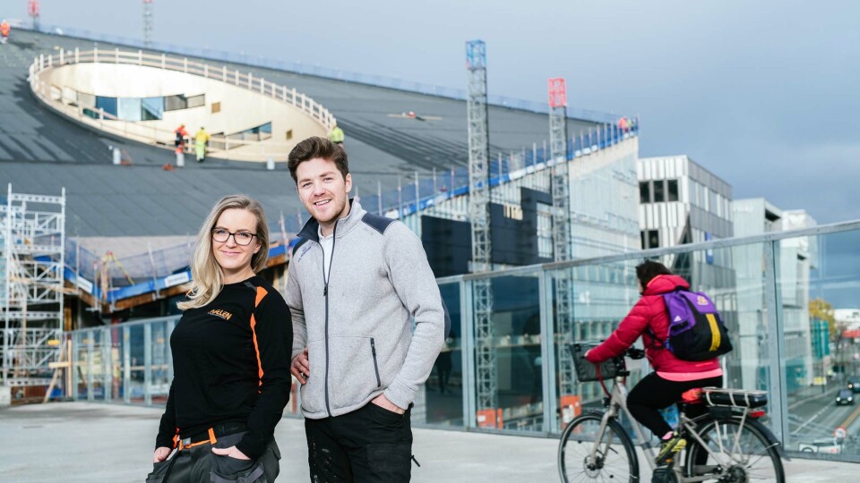 June Slettstrand i Mælen Blikk og Aleksander Waagenes i Trønderblikk har brukt Powerhouse Brattørkaia til å promotere faget i en kinoreklame. Aleksander har jobbet med utvendig blikk på bygget. June Slettstrand i Mælen Blikk og Aleksander Waagenes i Trønderblikk har brukt Powerhouse Brattørkaia til å promotere faget i en kinoreklame. Aleksander har jobbet med utvendig blikk på bygget.