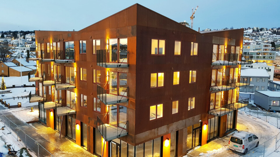 Hele bygget i Tromsø sentrum preges av corten-stål. Hele bygget i Tromsø sentrum preges av corten-stål.