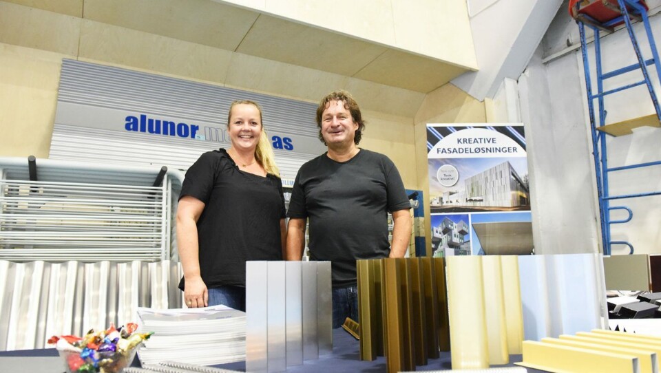 Kathrine Rohde-Hanssen og Morten Askildt i Alunor Metall var tidlig ferdig med sin stand på Fagmesse 2018.Foto: Oddbjørn Roksvaag, Vest Vind Media Kathrine Rohde-Hanssen og Morten Askildt i Alunor Metall var tidlig ferdig med sin stand på Fagmesse 2018.Foto: Oddbjørn Roksvaag, Vest Vind Media