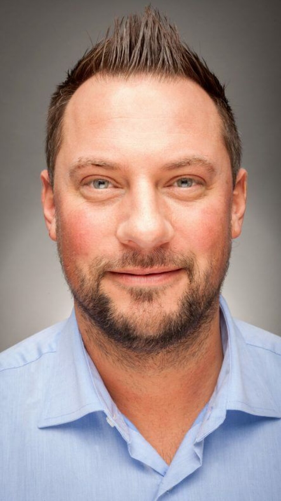 Calle Ellinger fra Sika Norge er spesialist på limte fasader.