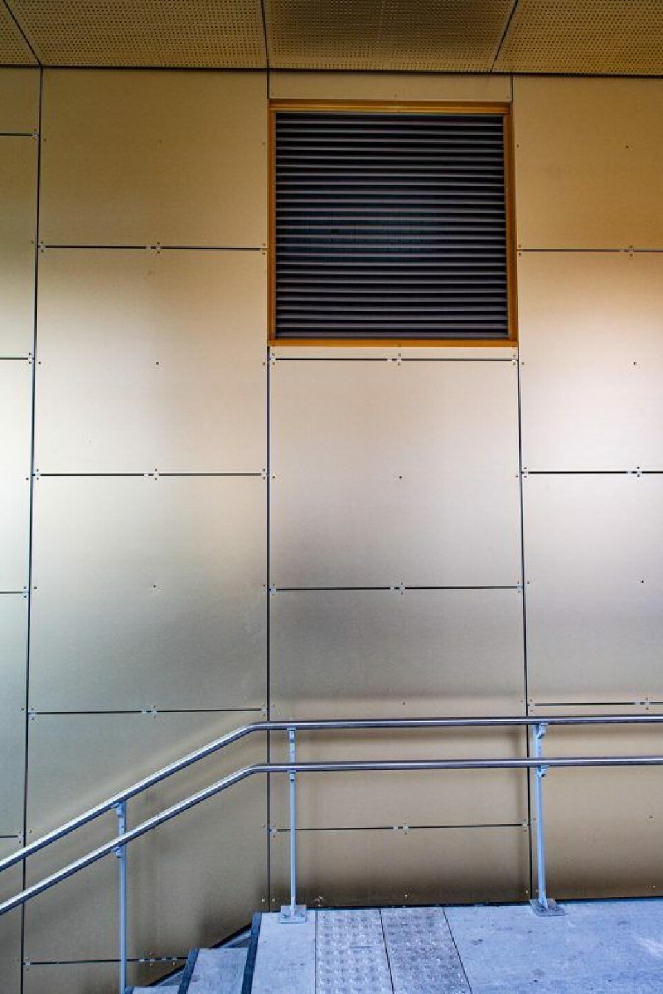 Rister måtte tilpasses til fasadekledningen.Foto: Anders Tøsse, Vest Vind Media