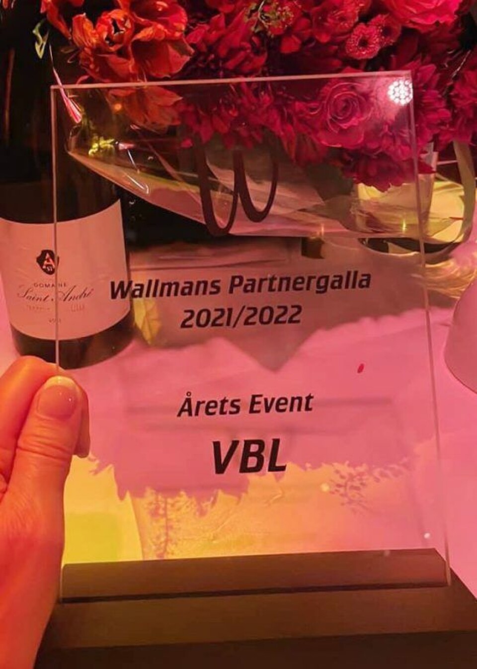 Det synlige bevis på at Cirkus Blikk gikk helt til topps i Wallmans Partnergalla 2021/2022 og er kåret til «Årets Event».