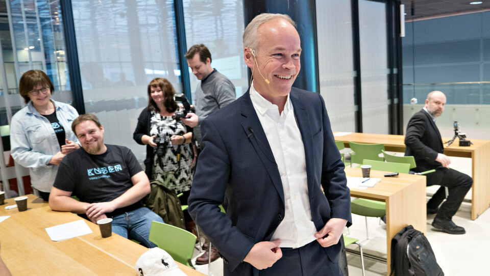 Statsråd Jan Tore Sanner vil løfte fram yrkesfag.