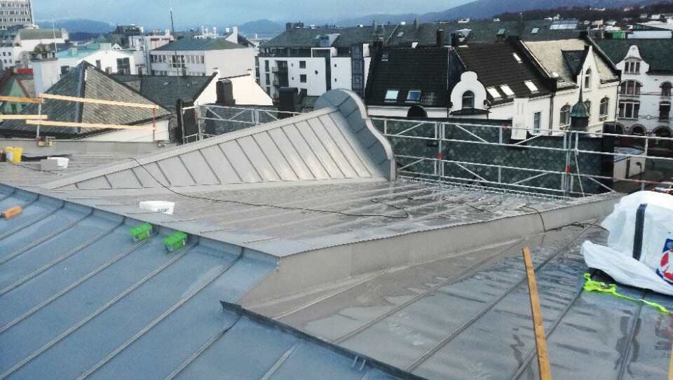 Langvas AS har hatt flotte prosjekter i Ålesund.Her er det patinert sinktekking på ca 500 m2 i Ålesund sentrum.