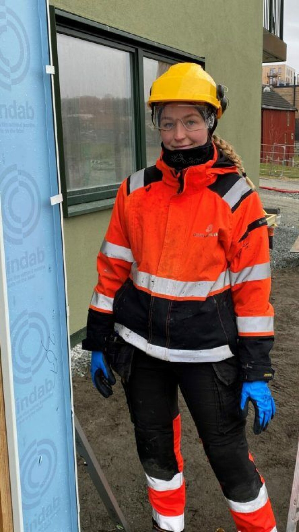 Malin Skaug trives ute på jobb.