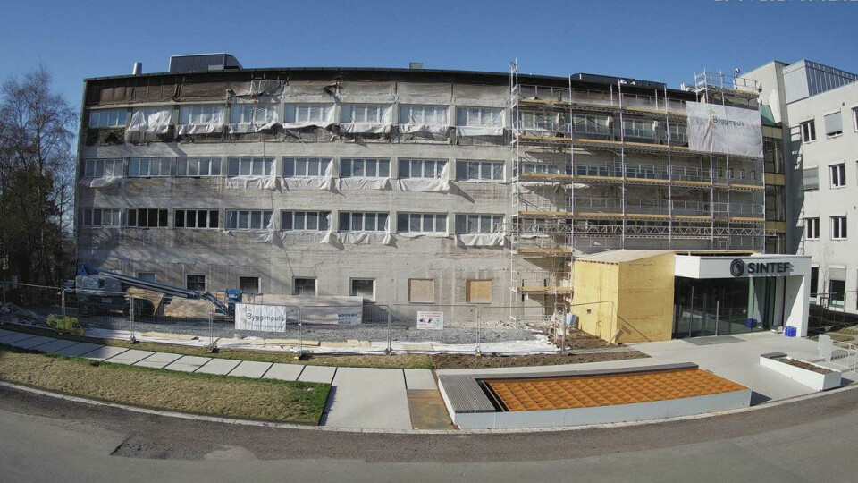 Denne murbygningen rehabiliteres fremfor å rive for å bygge nytt.