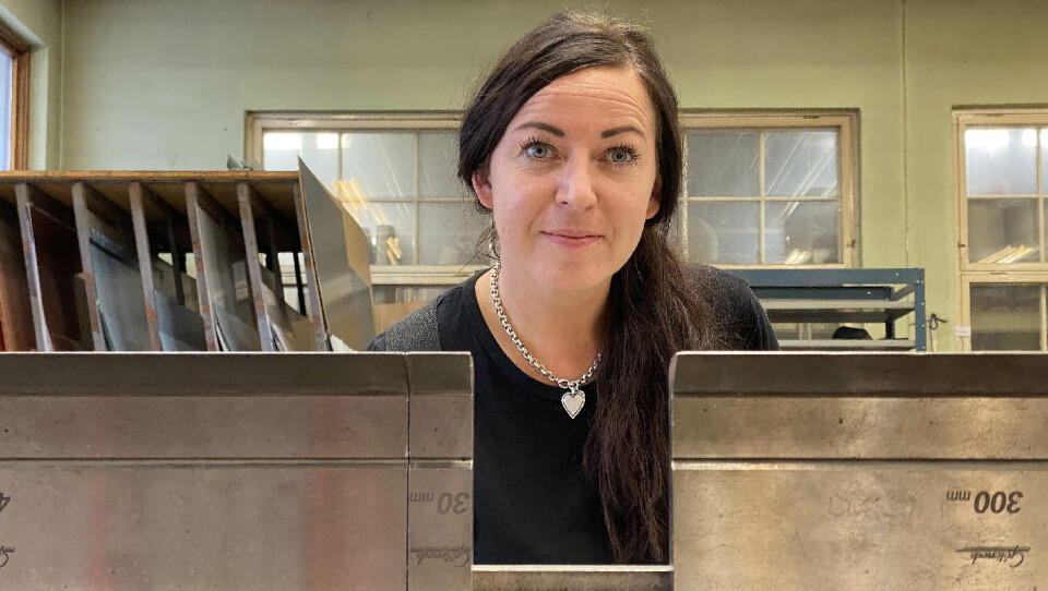 Hege Axelson fant ut at det var på tide å bytte ut høyhælte sko med blikk – og det angrer hun ikke på: - Jeg angrer kanskje på at jeg ikke gjorde det tidligere, sier hun. Hege Axelson fant ut at det var på tide å bytte ut høyhælte sko med blikk – og det angrer hun ikke på: - Jeg angrer kanskje på at jeg ikke gjorde det tidligere, sier hun.