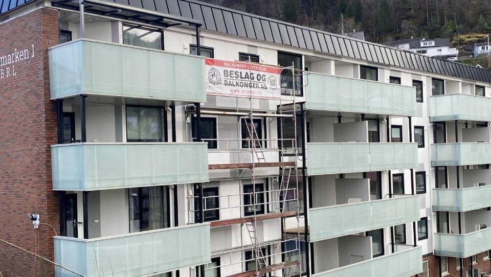 Her på Eliasmarken på Laksevåg bygges 72 balkonger i regi av Frode Knutsen og hans stab.