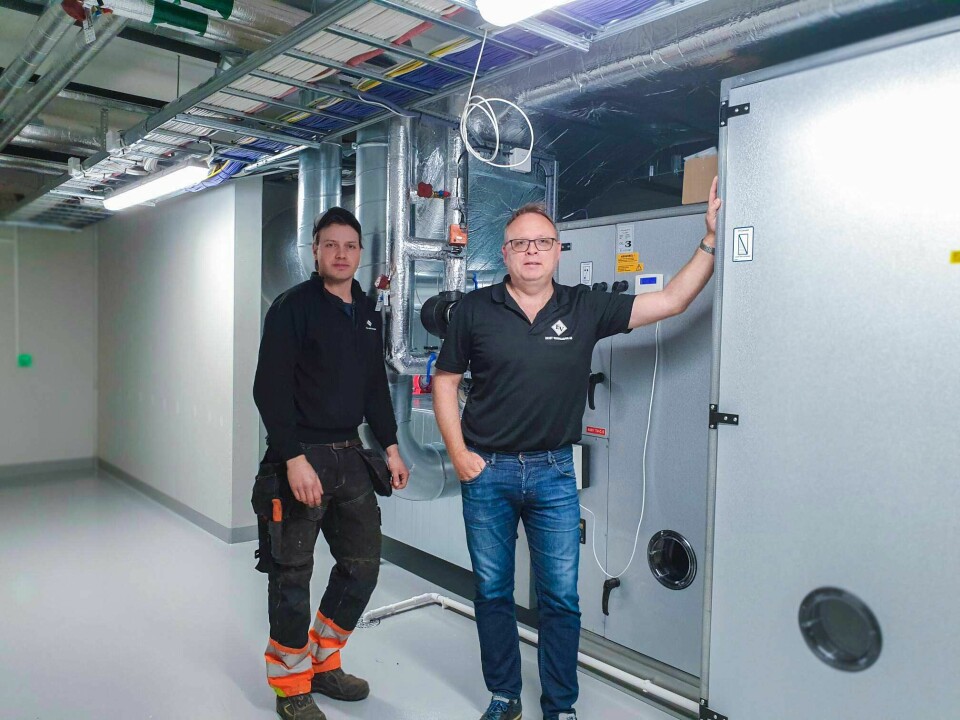 Teknikker Geir Hansen og daglig leder Espen Egset har jobbet med nytt bygg i Ørsta.