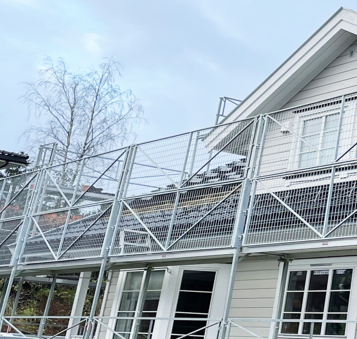 Alutec har utviklet en ny kantsikring for Jamax stillassystemer.