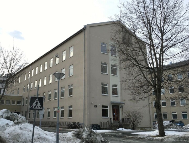 Kjemiblokk 5 sto ferdig på Gløshaugen på slutten av 1950-tallet. Nå skal den totalrenoveres.